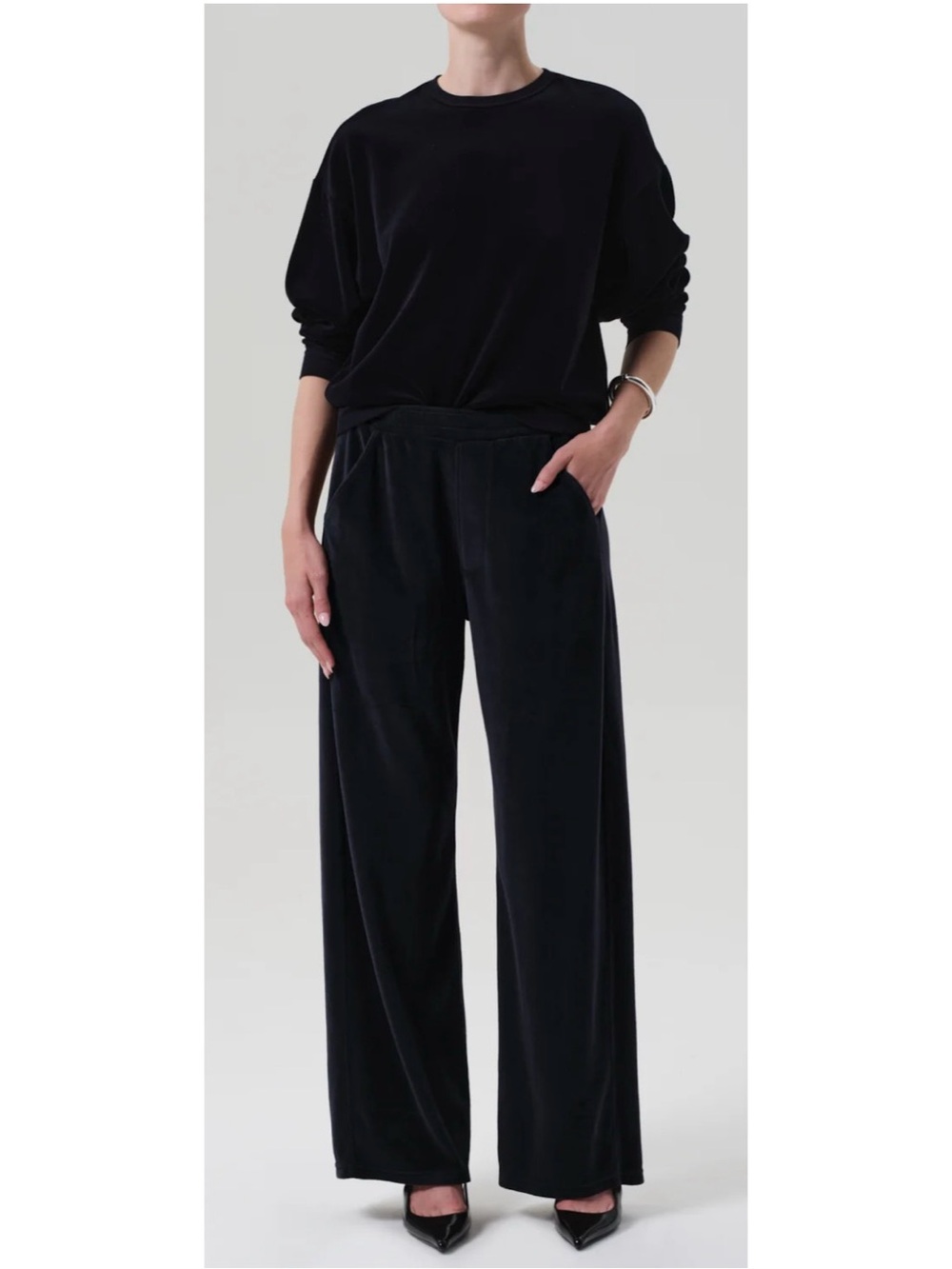 Relaxed Wide-Leg Pants in Black
